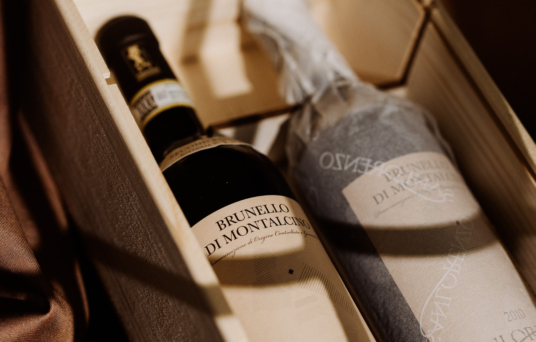 картинка Брунелло ди Монтальчино Санлоренцо 2010 г/у  (набор из двух  бутылок в деревянном ящике) от магазина Юта